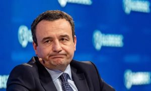 Kryeministri-i-Kosoves-Albin-Kurti-te-merkuren-ne-nje-konference-ne-Sllovaki.-Fotografia-Martin-Divisek-EPA