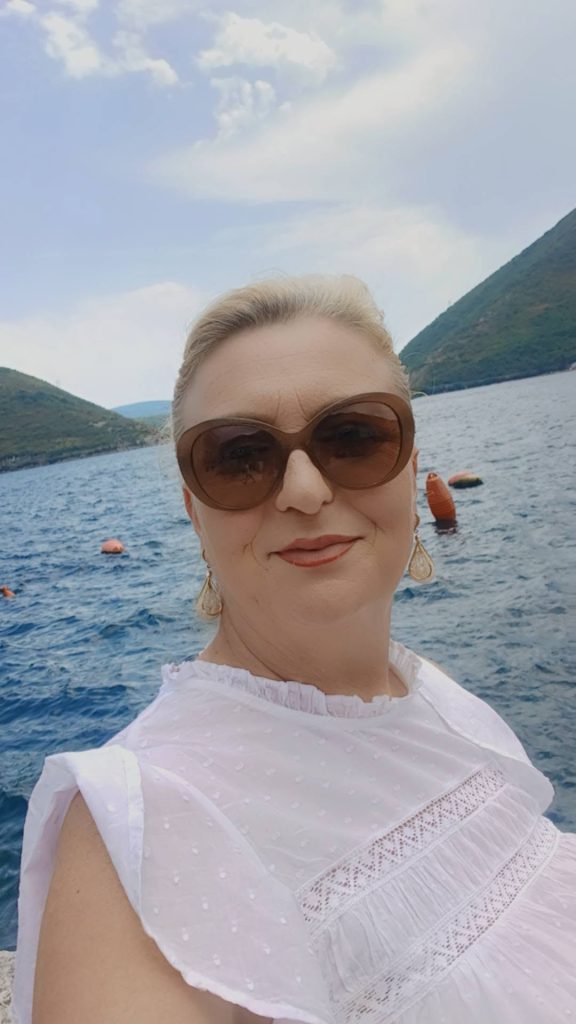 elvira zeneli