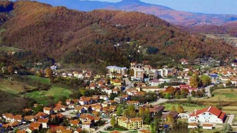 Aktivisti shqiptar për të drejtat e njeriut i shkruan letër ministres serbe: Po bëheni bashkëpunëtore e spastrimit etnik të shqiptarëve në Medvegjë