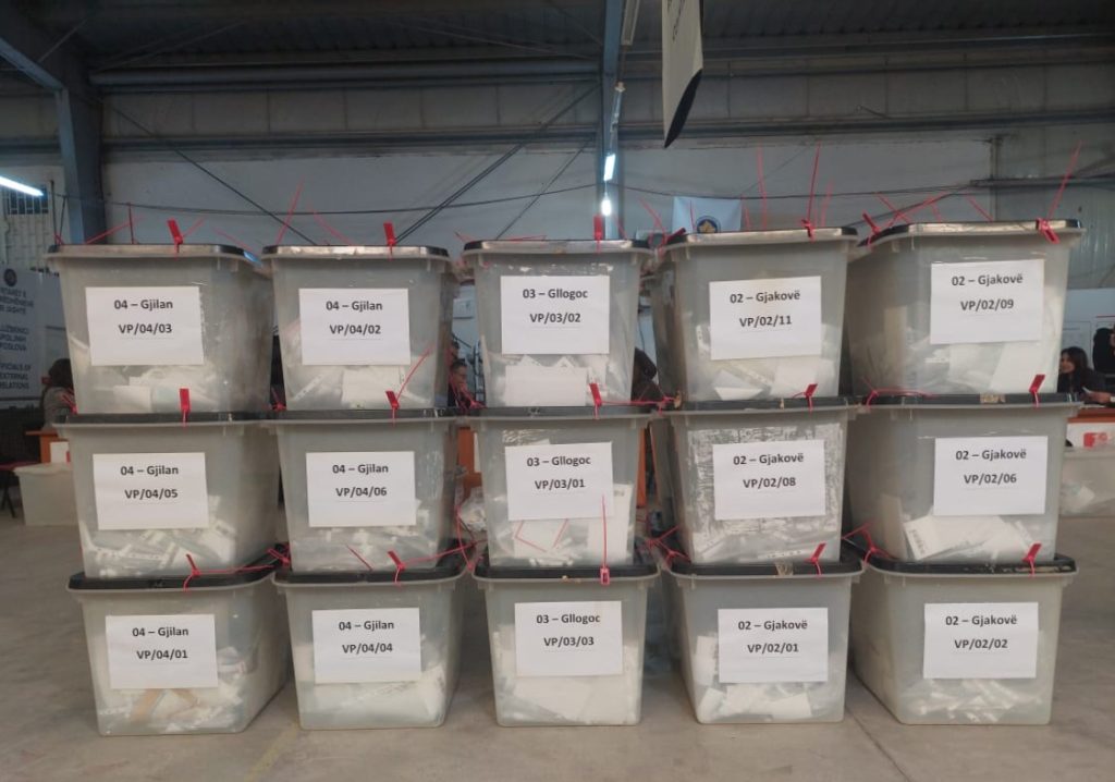 Fillon-numerimi-ne-QNR-i-fletevotimeve-nga-votimi-permes