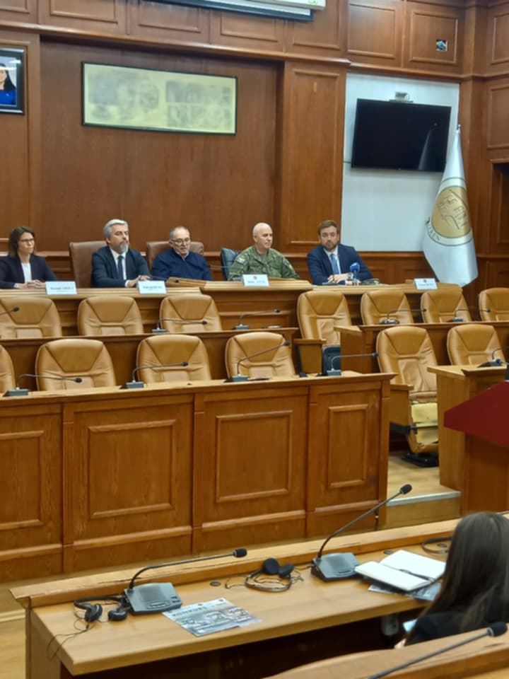 6d2f7b31-29f7-46b0-ac88-6327d849843c