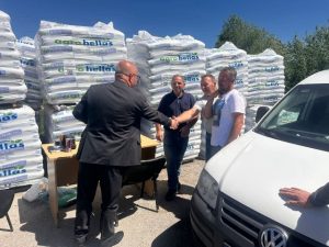 Rahovec-Shperndarja-e-plehut-artificial-